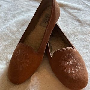 UGG W Alloway Suede Flats Size 6 Chestnut NEW without tags.